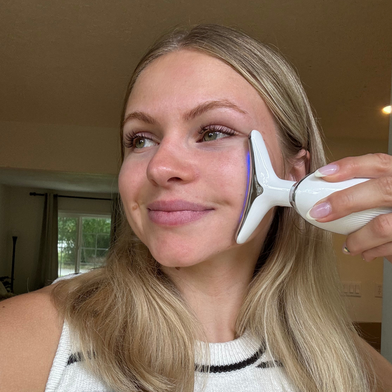 LUMINESCE 7-in-1 LED Facial Sculptor